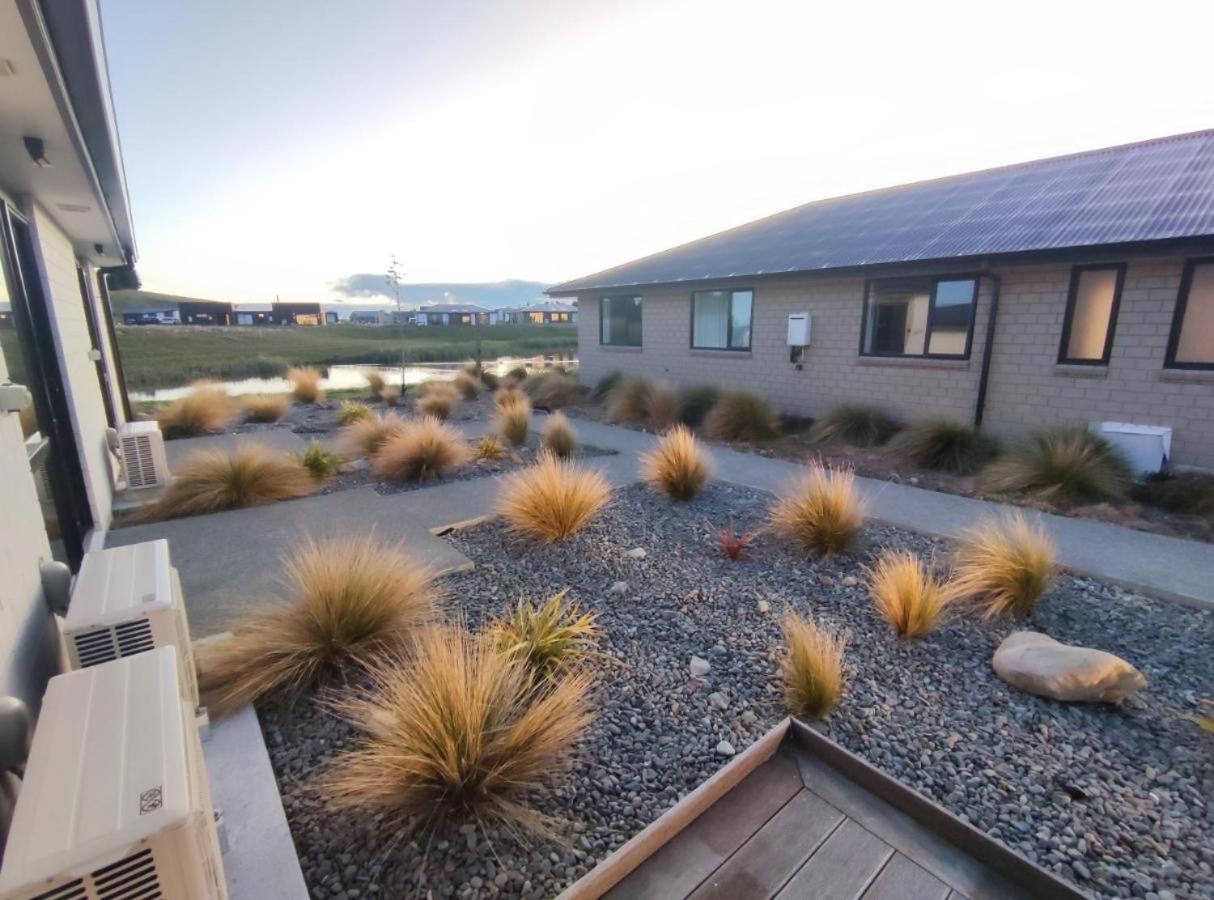 April Apartments Lake Tekapo Exteriör bild